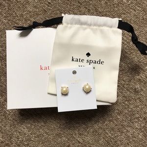 NWT Kate Spade Pearl Gum Drop Studs